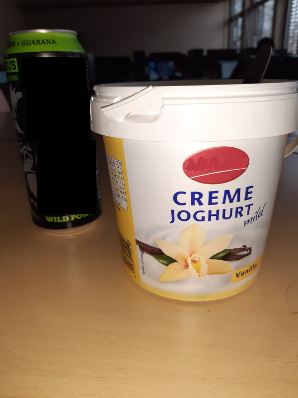 Raupys und Elias heutiges Menü: „Joghurt und Energy“