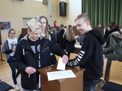 Schüler wählen Jugendparlament