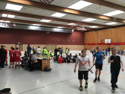 OBS 1 richtet Floorballturnier aus