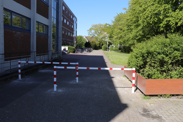 Absperrbaken beim Fahrradstand