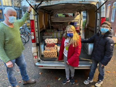 Weihnachtspäckchen auf dem Weg