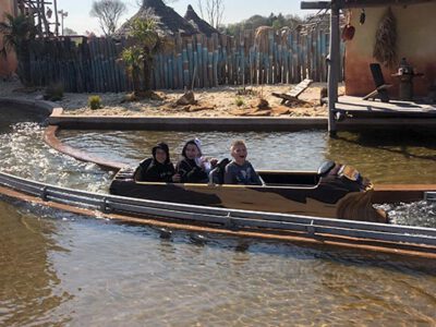 Wasserbahn macht alle nass