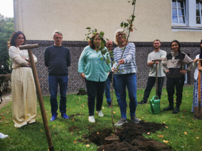 OBS 1 stellt sich der Baumpflanzchallenge